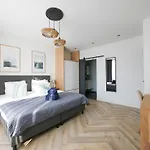 Hosted By Wendy Prins Willem 3