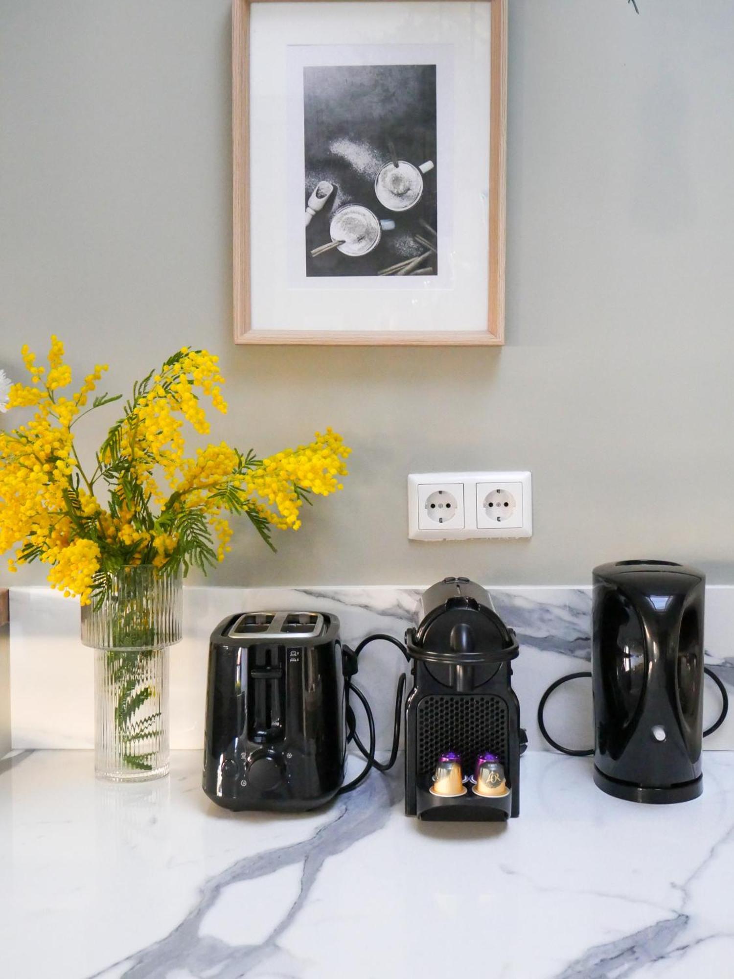 Hosted By Wendy Willem 3 * Den Haag