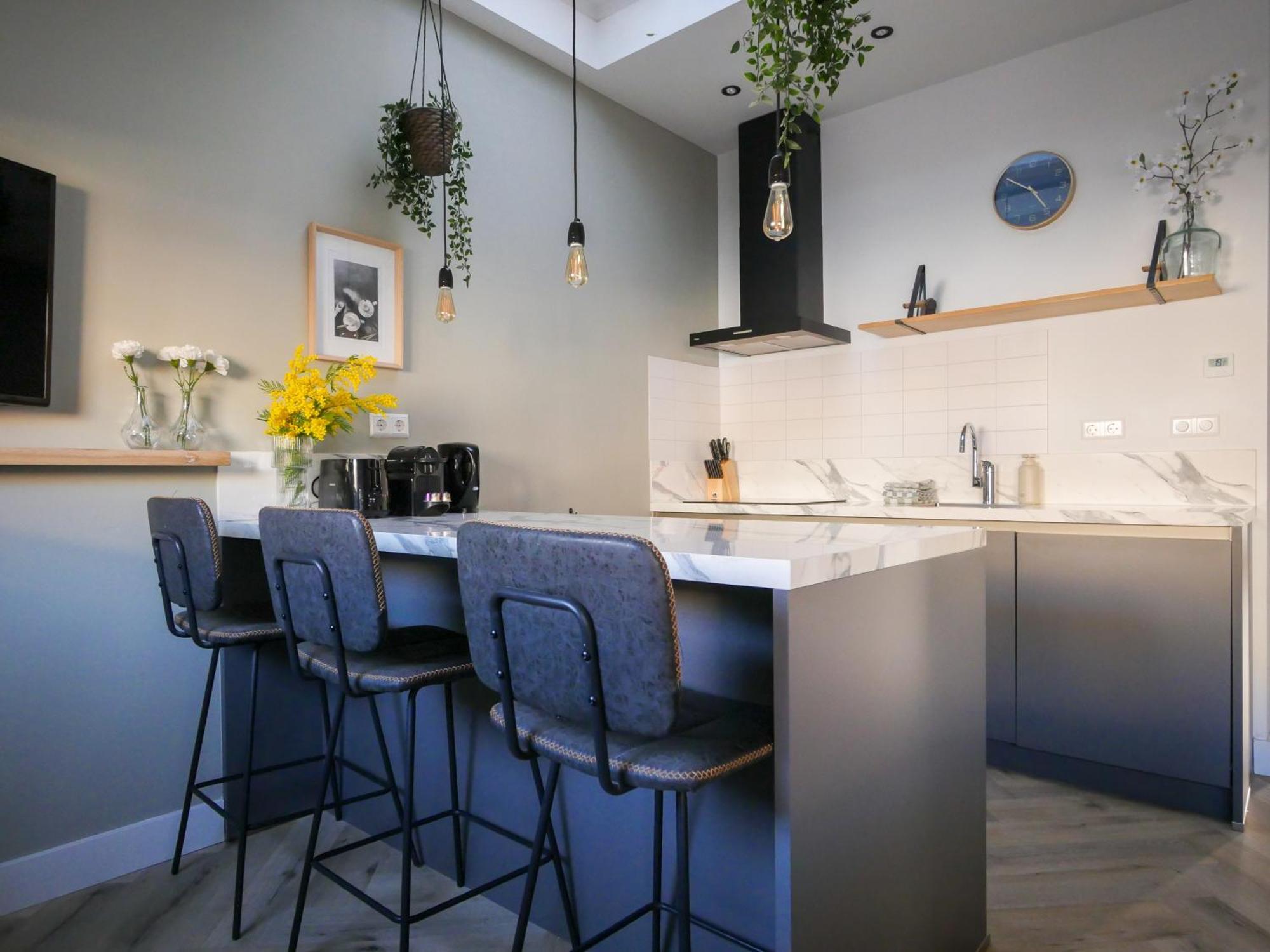 Hosted By Wendy Willem 3 * Den Haag